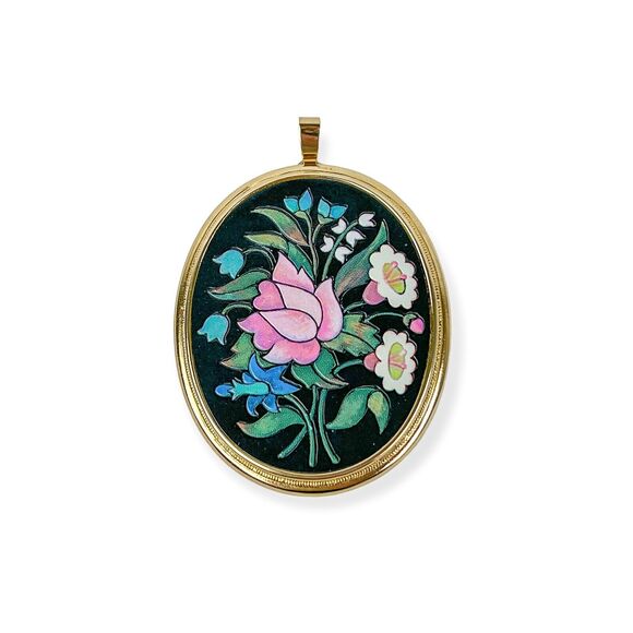 Avon Pendant Florentine Flowers Large Oval Gold Tone Spring Pink Blue No Chain - Picture 1 of 6